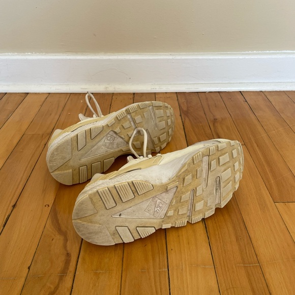 Nike Huaraches - Size 9 - Picture 3 of 5